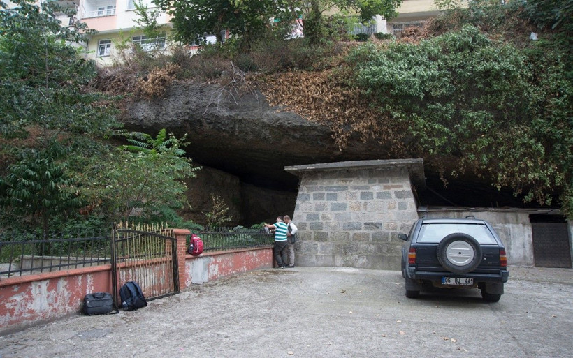 Ayasofya'da mağara keşfedildi! Kemikler bulundu - Resim: 1