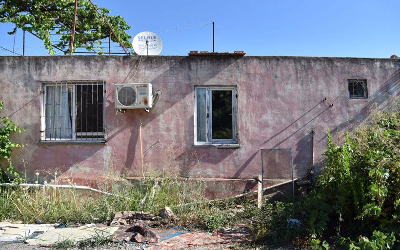 Evine girdiği kadına tecavüz etmişti! Linç edilmekten polis kurtardı - Resim: 1