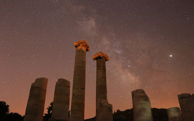 Manisa'da bulunan Sardes Antik Kenti'nin yıldızlar altında görsel şöleni - Resim: 2