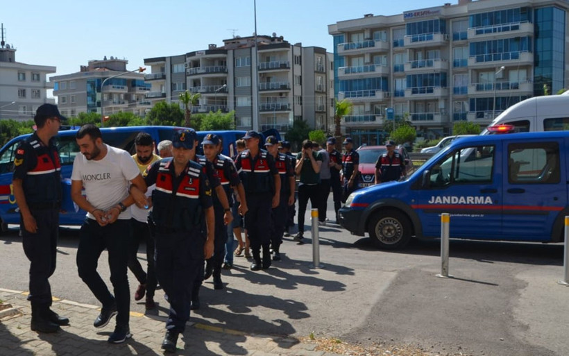 İzmir'de umut tacirliğine darbe - Resim: 2