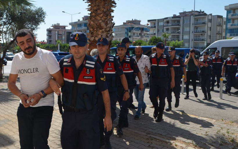 İzmir'de umut tacirliğine darbe - Resim: 3