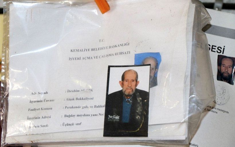 Erzincan'da 80 yıldır bakkal işletiyor! Siftah etmediği günler oluyor - Resim: 4