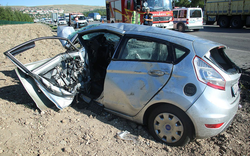 Ankara Elmadağ'da zincirleme kaza 3 ölü - Resim: 3