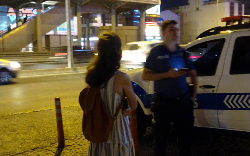 Metrobüste şoke eden olay! Genç kız yapma diye uyardı - Resim: 2