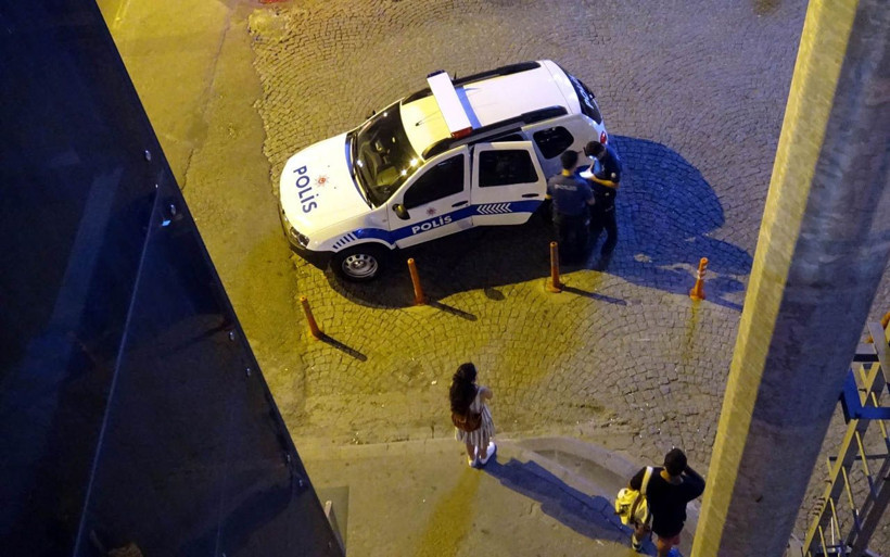 Metrobüste şoke eden olay! Genç kız yapma diye uyardı - Resim: 3