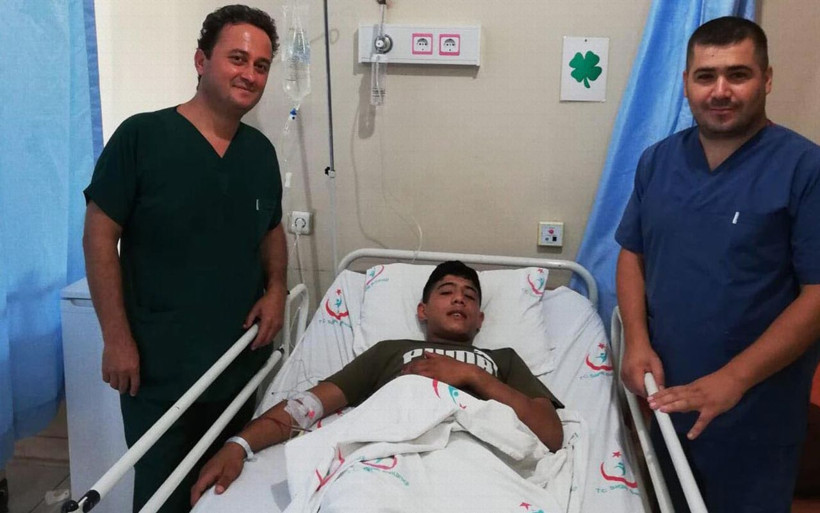 Hatay'da 15 yaşındaki Hüseyin'in karnı motorlu testereyle kesildi - Resim: 1