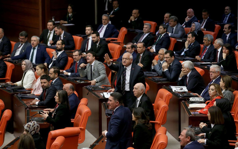 Meclis'teki 15 Temmuz oturumunda gergin dakikalar! FETÖ sözleri damga vurdu - Resim: 1