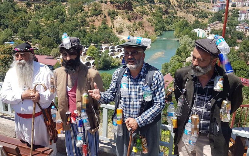 Tunceli'de çevre kirliliğine dikkat çekmek istediler! Atıklarla dolaştılar! - Resim: 1
