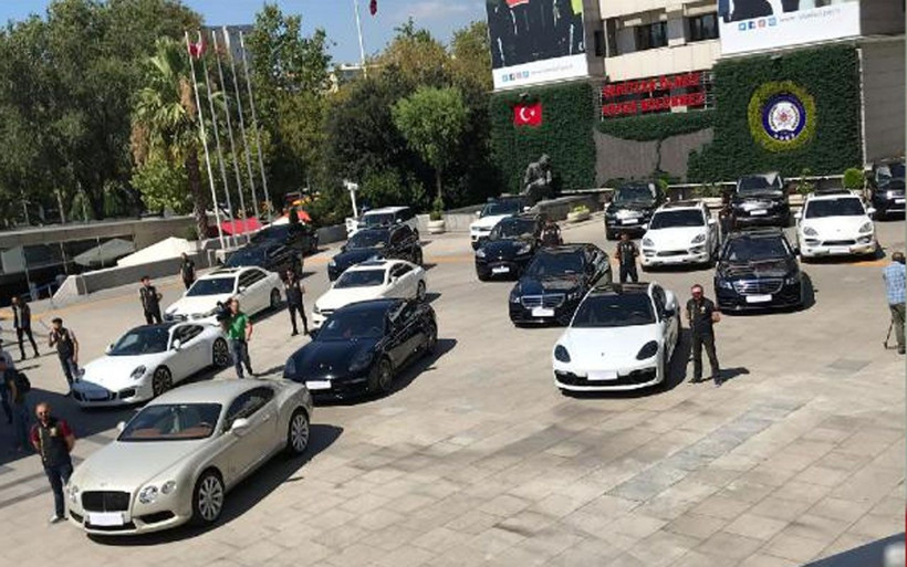 Emniyet'in önü lüks araç galerisine döndü! Değeri tam 40 milyonu buluyor - Resim: 3