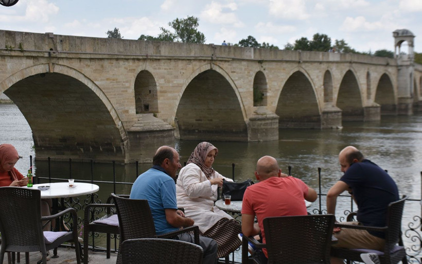 Vatandaşlar sokağa çıkamıyor Edirneli vatandaşlar isyan ediyor - Resim: 1