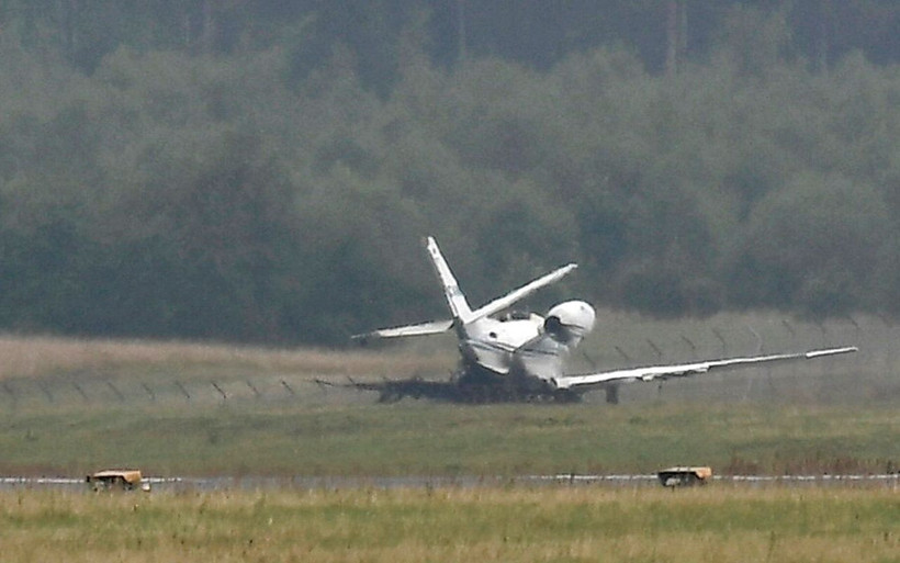 Amerikalı ünlü şarkıcı Pink ölümden döndü! İnişte özel jeti yandı - Resim: 3