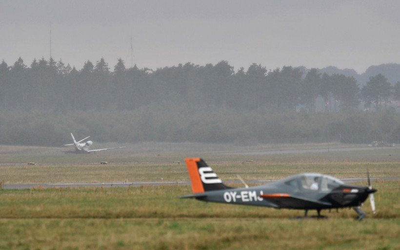 Amerikalı ünlü şarkıcı Pink ölümden döndü! İnişte özel jeti yandı - Resim: 2