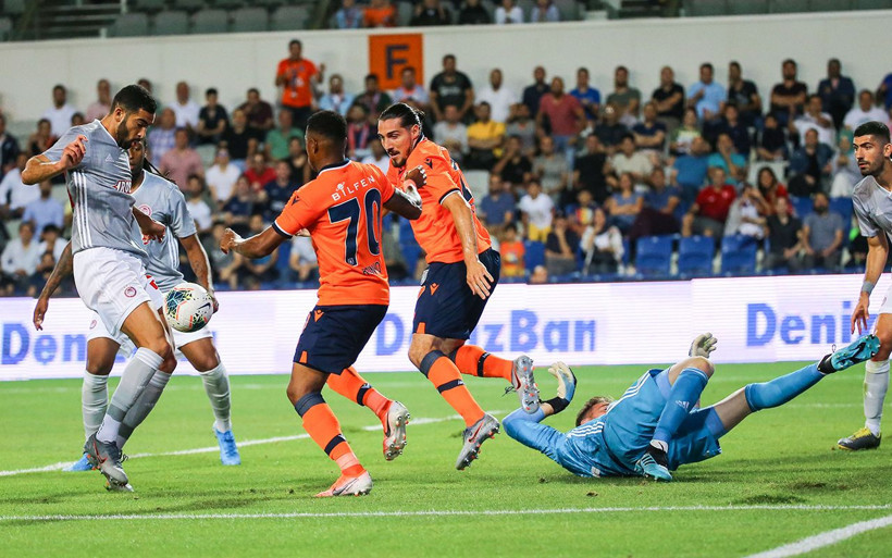 Başakşehir avantajı Olympiakos'a kaptırdı - Resim: 4