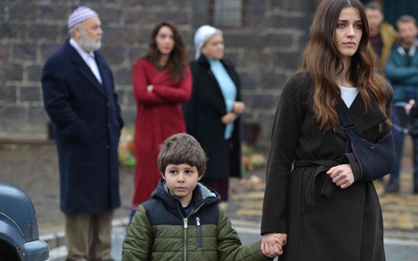 Sen Anlat Karadeniz sevenleri isyan etti diziye 3 bomba isim dahil oldu - Resim: 3