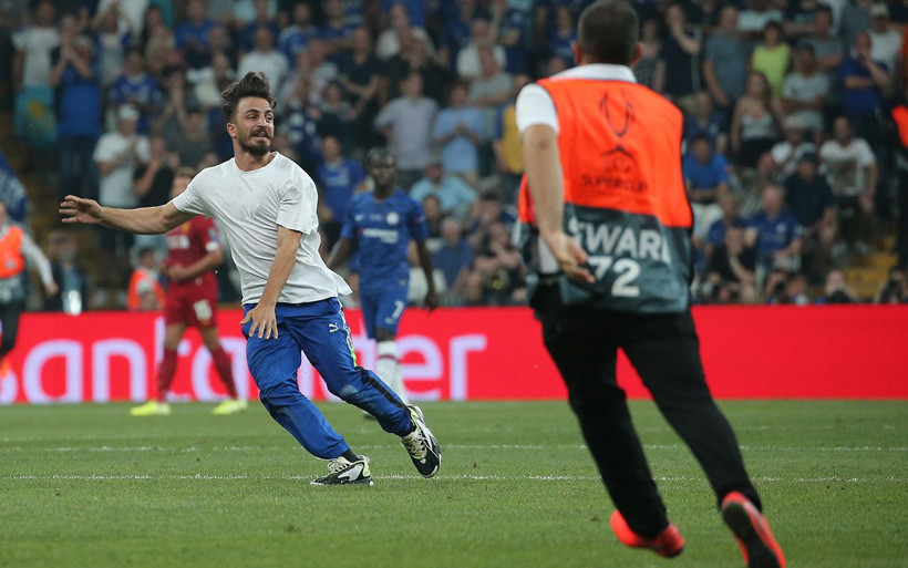 Süper Kupa finalinde sahaya atlayan YouTuber'dan özür videosu - Resim: 2