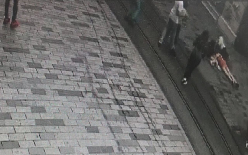 İstanbul Taksim’de turist kadınlara dehşeti yaşatan sürücü yakalandı - Resim: 4