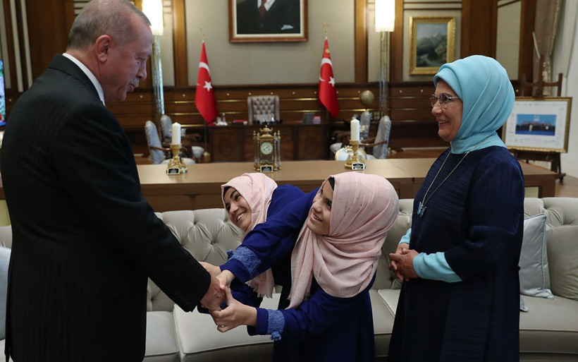 Cumhurbaşkanı Erdoğan siyam ikizlerini kabul etti - Resim: 4
