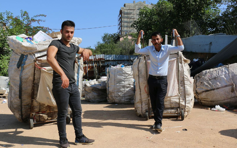 Kocaeli'nde üniversiteli genç karton toplayan ağabeyiyle dizi çekiyor! Kendi hayatımızı oynuyoruz - Resim: 1