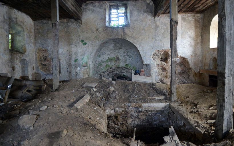 Sarıyer'deki tarihi kiliseyi defineciler talan etti! - Resim: 3