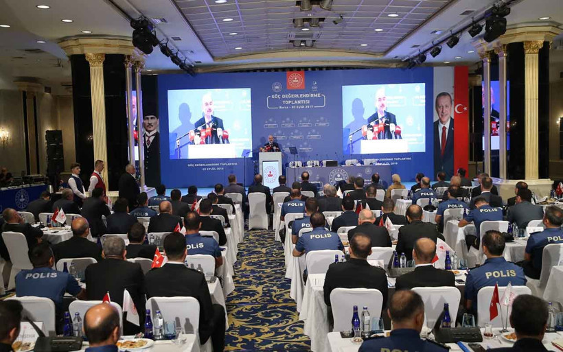 Süleyman Soylu'nun İmamoğlu'na karşı kullandığı 'Pejmürde' kelimesinin anlamı ne? - Resim: 2