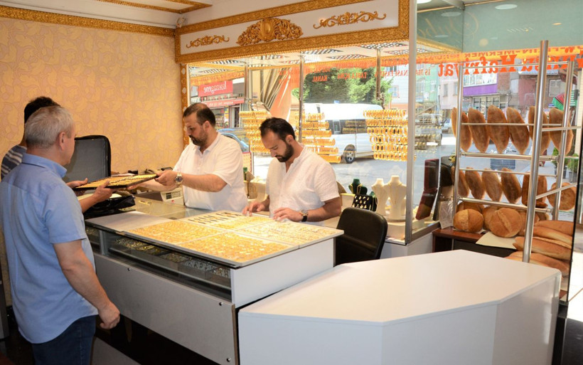 Altın almaya giren ekmek alıp çıkıyor! Ordu'daki bu kuyumcu dillerde - Resim: 2