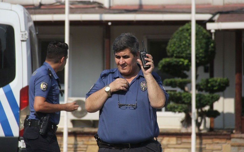 İşten çıkartılan belediye işçisi daire başkanlığını basıp rastgele ateş etti - Resim: 1