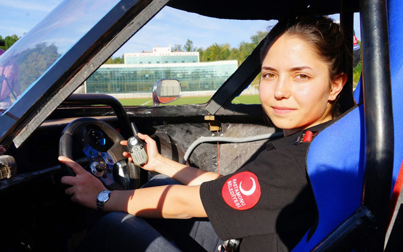 Üniversiteli öğrenciler 1 TL ile 100 km gidebilen elektrikli araba ürettiler - Resim: 4