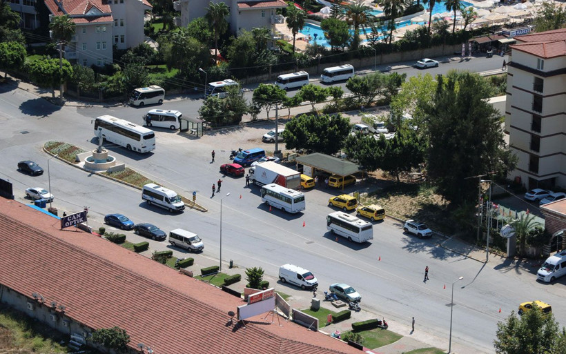 Antalya'da helikopterli trafik denetiminde sürücülere 30 sürücüye ceza - Resim: 4