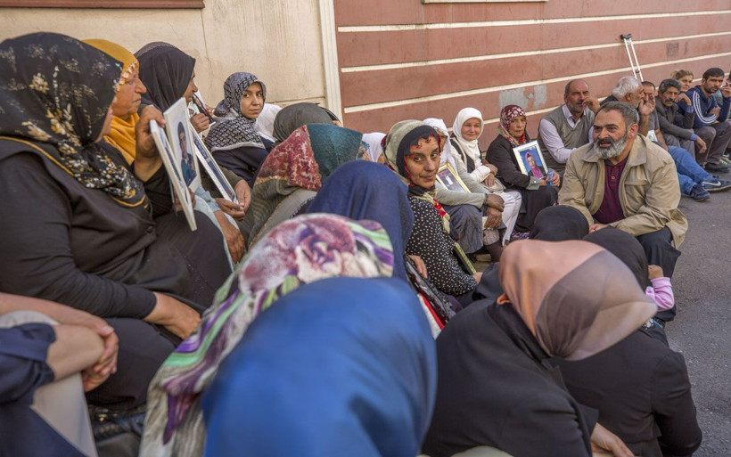 Sanatçı ve şair Dursun Ali Erzincanlı'dan Diyarbakır annelerine destek - Resim: 2