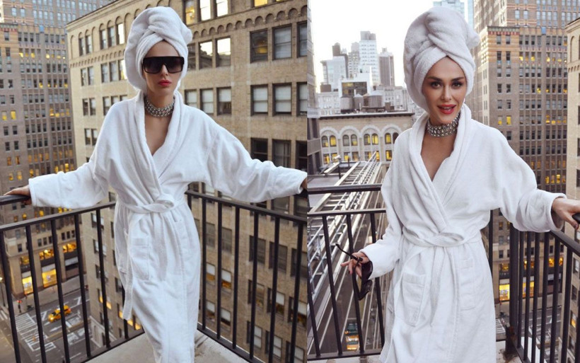 Ayşe Hatun Önal'ın bornozlu fotoğrafları! Otelin balkonunda çekildi - Resim: 3