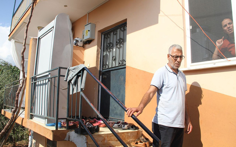 Antalya'da bir kişi boşanmak isteyen eşini 14 yerinden bıçaklayıp öldürdü - Resim: 2