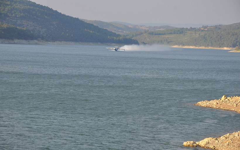 Rusya'dan alınması planlanan yangın söndürme uçağı Manisa'da test edildi - Resim: 2