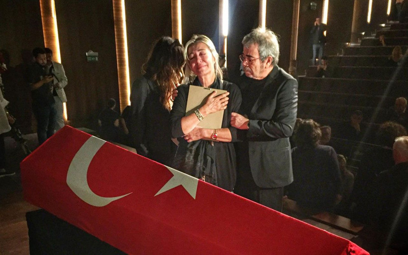 Tarık Ünlüoğlu'nun cenazesinde skandal! Selçuk Yöntem hayatının şokunu yaşadı - Resim: 1