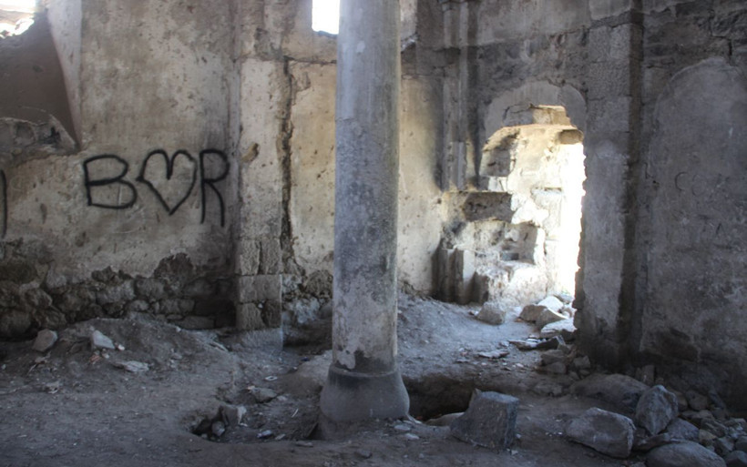 Erzurum'daki Kartal Kalesi'ni arkeologlardan önce defineciler kazdı - Resim: 4