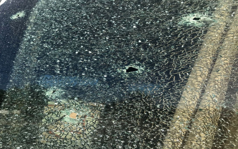 Riva'da köpeğe çarpan servis aracına kurşun yağmuru - Resim: 3