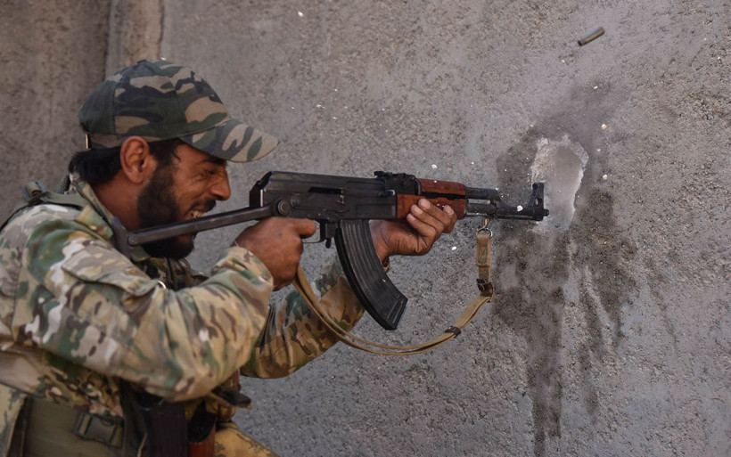 Barış Pınarı Harekatı'nda teröristlerle girilen çatışmalardan nefes kesen görüntüler - Resim: 1