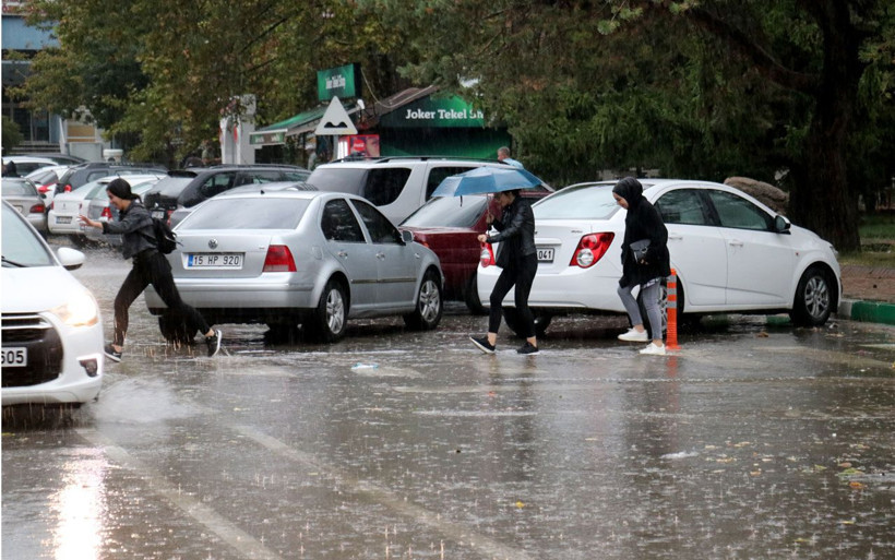 Meteoroloji'den Ege ve Akdeniz için sağanak İstanbul için pus uyarısı - Resim: 1