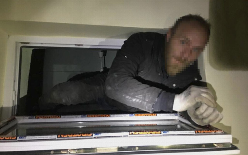 Kütahya'da hırsızlık şüphelisi havalandırma boşluğunda yakalandı - Resim: 1