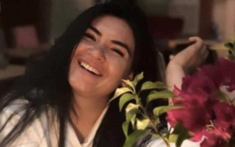 Gelin adayı Hanife'nin mini etekli dans videosunu milyonlarca kişi izledi! - Resim: 4