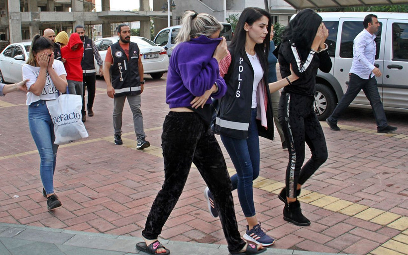 Antalya'da fuhuş çetesi operasyonunda 6 tutuklama - Resim: 3