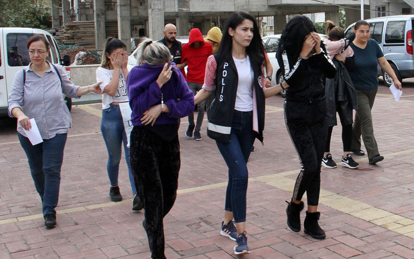 Antalya'da fuhuş çetesi operasyonunda 6 tutuklama - Resim: 1