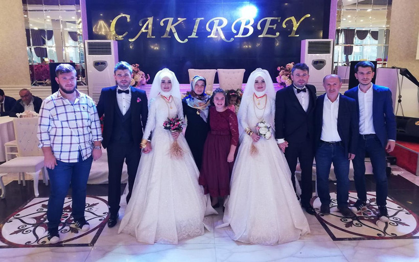 Ordu'daki bu düğünde gelinler de damatlar da ikiz - Resim: 1