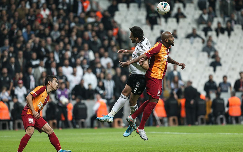 Beşiktaş derbi galibiyetiyle lige tutundu - Resim: 2