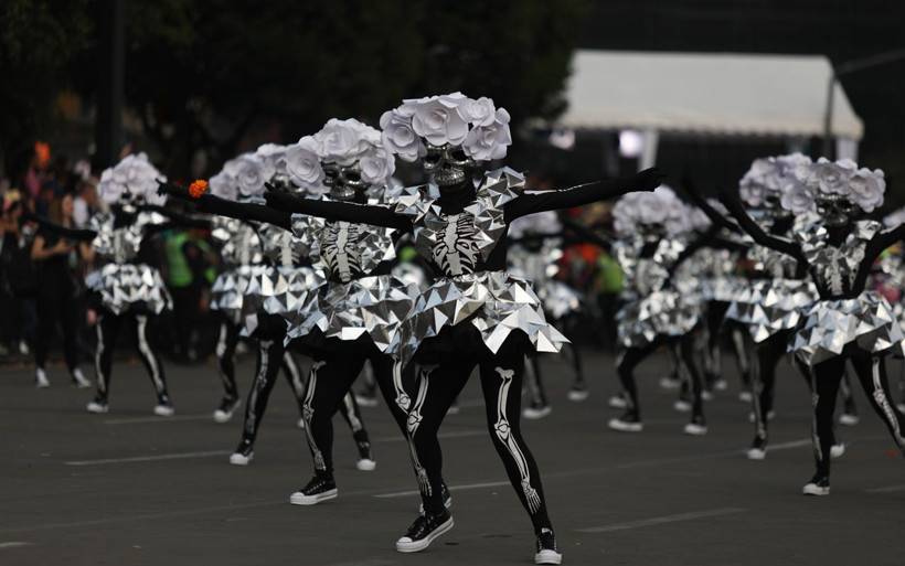 Meksika'da festivalde ölülerle buluşup ölülere nasıl yiyecek sunduklarına bakın - Resim: 1