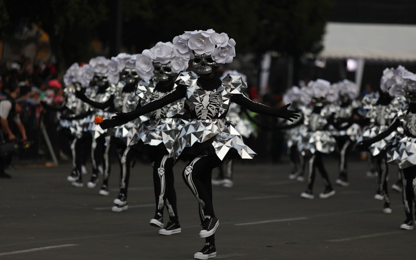 Meksika'da festivalde ölülerle buluşup ölülere nasıl yiyecek sunduklarına bakın - Resim: 2