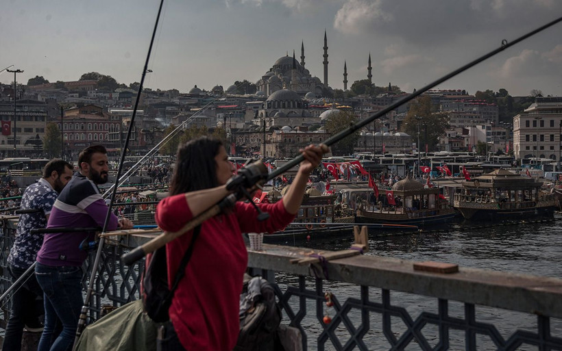 İBB'den Eminönü'nde balık ekmek satan tekneleri kaldırma kararı - Resim: 1