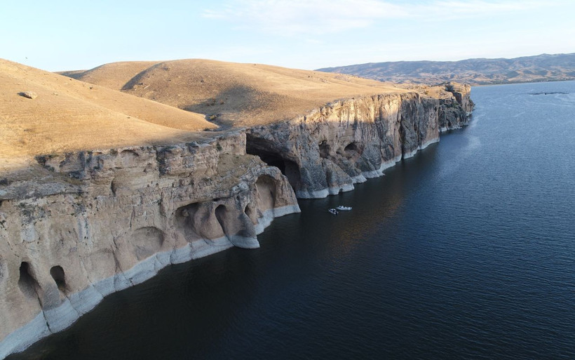 Elazığ’da dünyanın peşinde olduğu müthiş kanyonlar! Burada ağaçlar ters büyüyor - Resim: 3