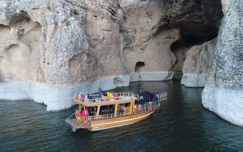 Elazığ’da dünyanın peşinde olduğu müthiş kanyonlar! Burada ağaçlar ters büyüyor - Resim: 2