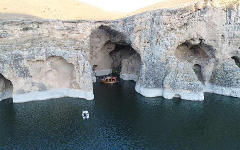 Elazığ’da dünyanın peşinde olduğu müthiş kanyonlar! Burada ağaçlar ters büyüyor - Resim: 4