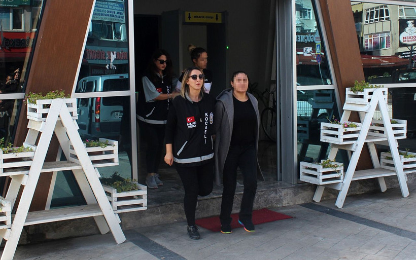 Kocaeli'de masaj salonuna fuhuş operasyonu 2 gözaltı - Resim: 1